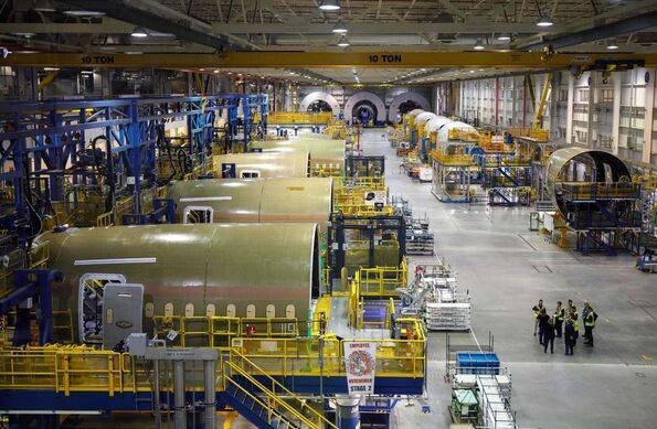 Boeing расследуется за поддельные титановые компоненты в самолетах