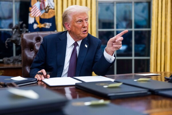 Trump to Impose 25% Tariffs on Mexico and Canada