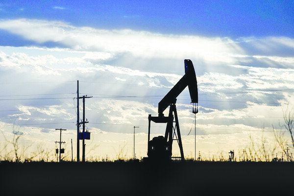 Цены на нефть падают после недавнего роста