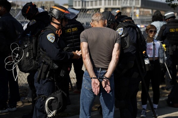 US Judge Prohibits ICE from Using Tax Data to Locate Immigrants