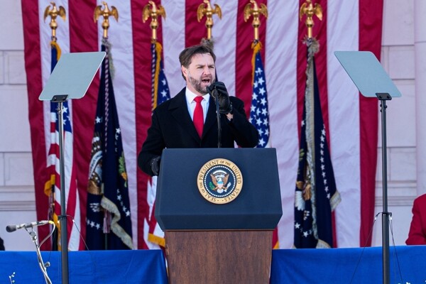 Vance Says Agent Who Killed Woman in Minneapolis Has 'Absolute Immunity'