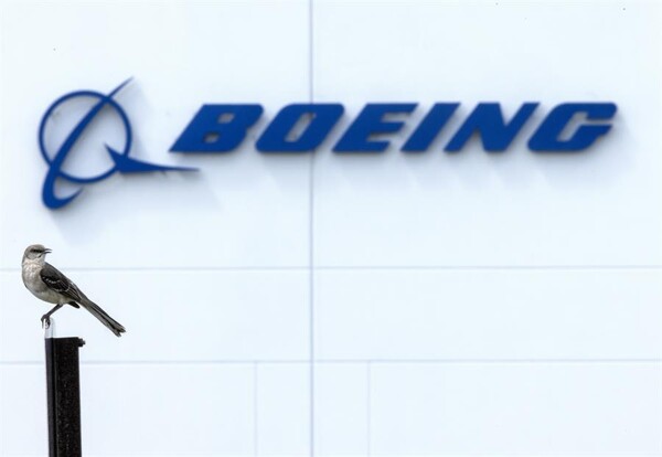 FAA Признает Недостаток Наблюдения за Boeing