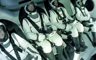 Историческая миссия Polaris Dawn возвращается на Землю