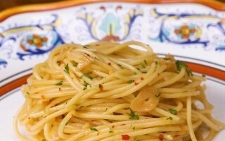 Эшли Хафф освобождена после путаницы с соусом для спагетти