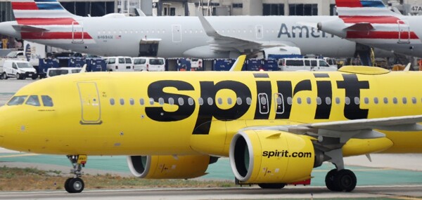 Акции Spirit Airlines упали более чем на 35%