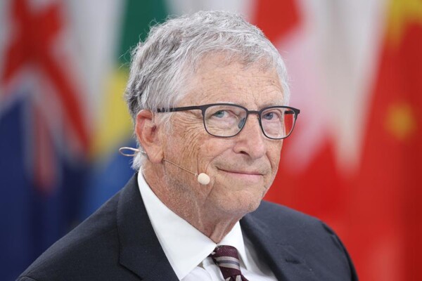 Bill Gates Urges Wealthy to Increase Philanthropy