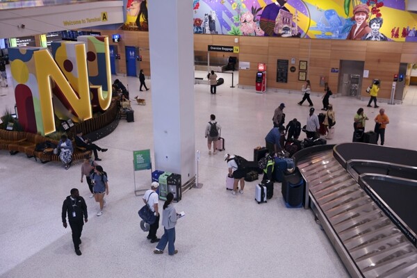 Flight Delays in US Continue After Worst Weekend of Government Shutdown