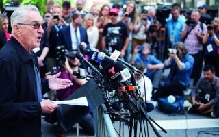 Роберт Де Ниро называет Трампа 'клоуном' и предупреждает об его повторном избрании