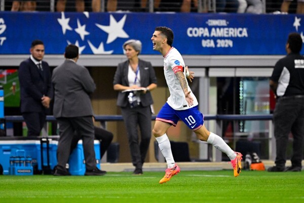 Сборная США побеждает Боливию 2-0 в матче Кубка Америки