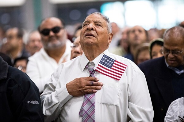 US Includes Cubans and Venezuelans in 'Green Card' Review List