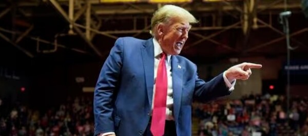 Противоречивые замечания Трампа на митинге в Коачелле