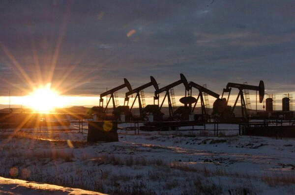 Цены на нефть стабилизировались перед заседанием ОПЕК+