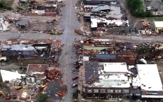 Как минимум 5 человек погибли от 113 торнадо в США за выходные