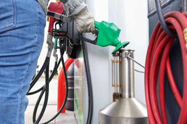 Hormuz Blockage Causes Gasoline Prices to Rise in the US