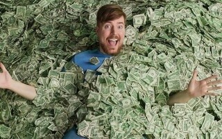 Мистер Бист побивает мировой рекорд с 300 миллионами подписчиков на YouTube