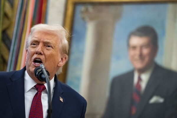 Trump expands travel ban to seven countries and Palestinian Authority